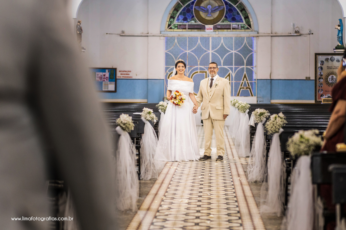entrada da noiva, cerimonia religiosa Igreja