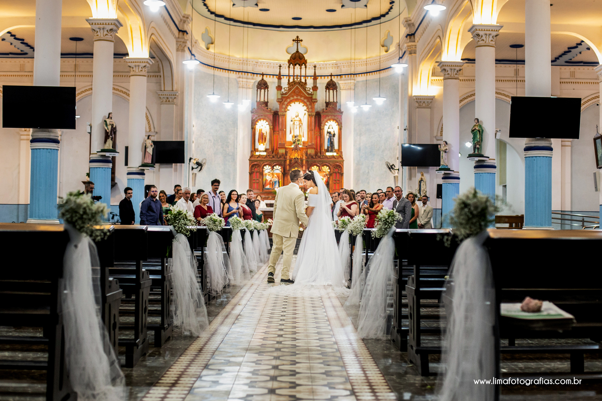 casamento, entrada da noiva, cerimonia religiosa Igreja