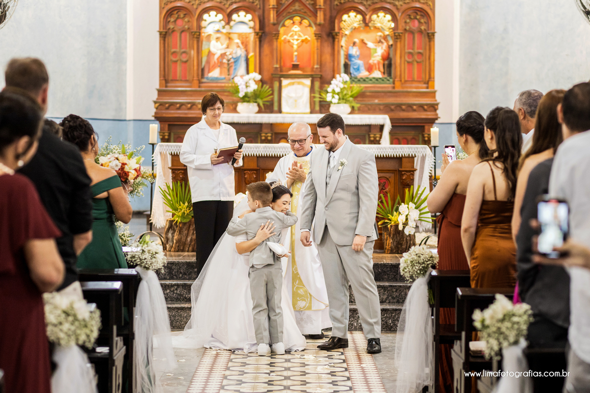 entrada das alianças, cerimonia religiosa Igreja