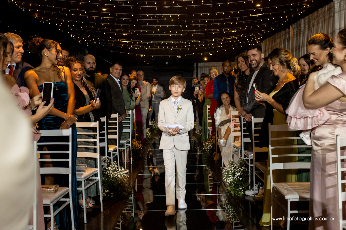 casamento, entrada das alianças
