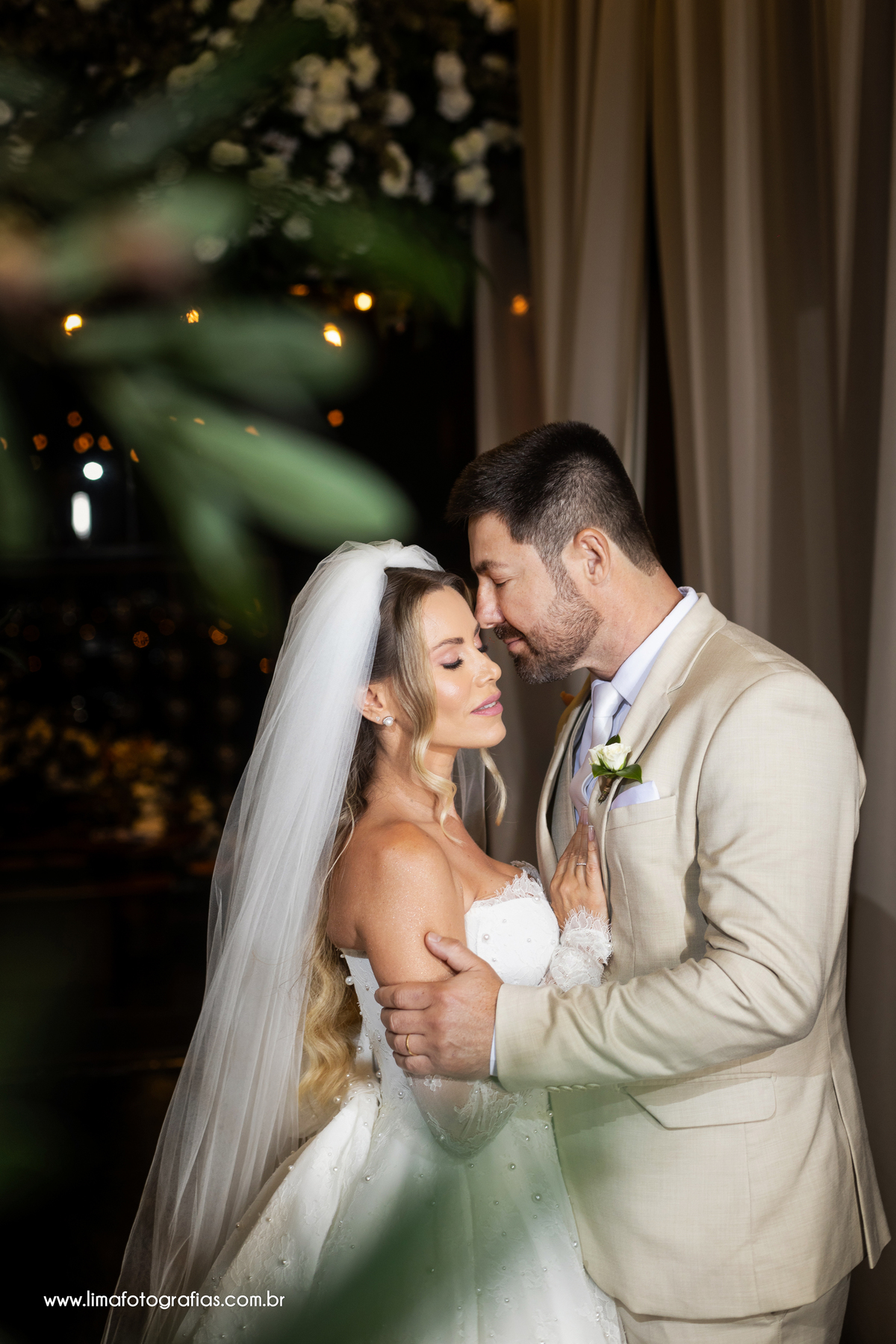 sessão fotografica do casal pós cerimônia do casamento