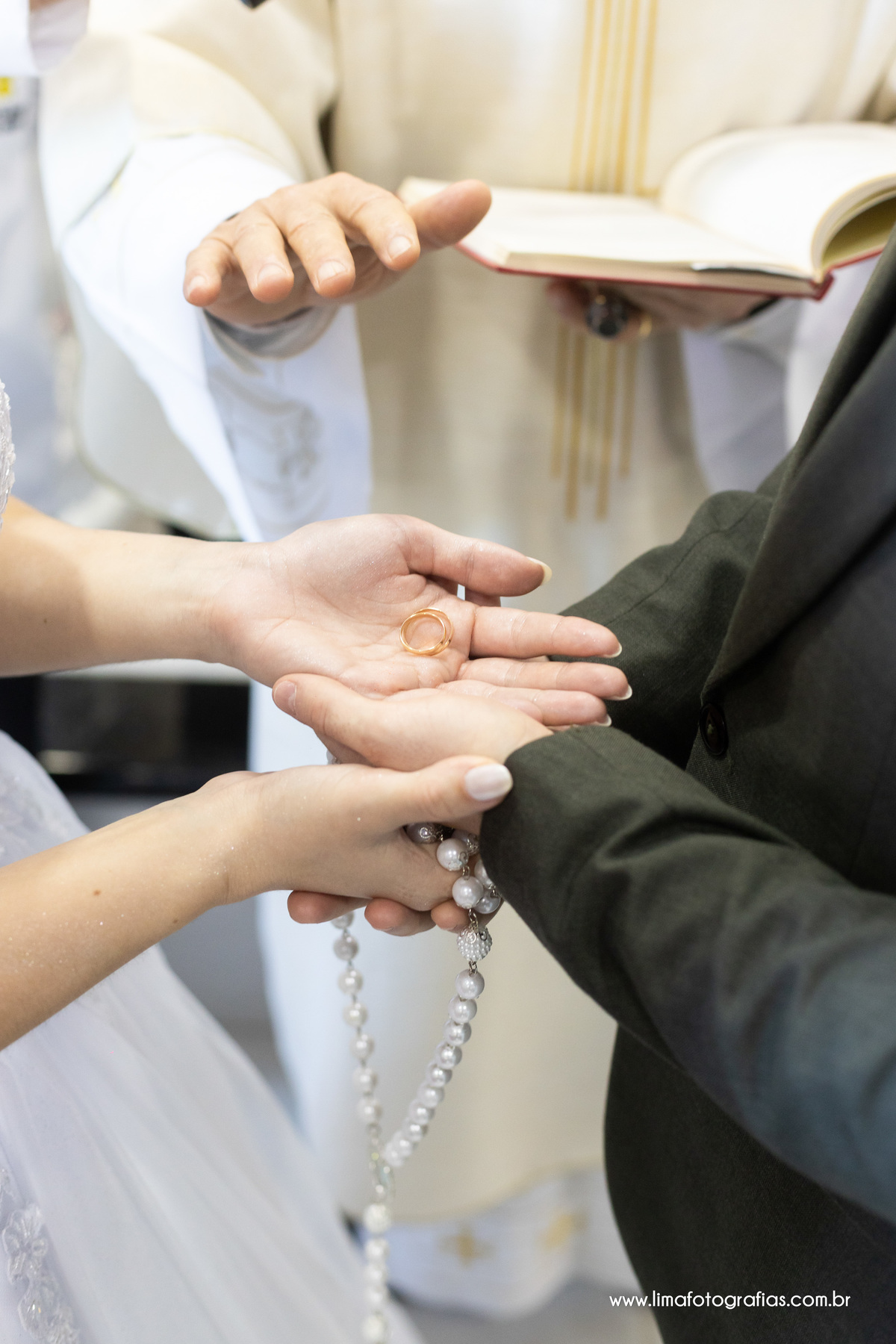 casamento na igreja, troca das alianças