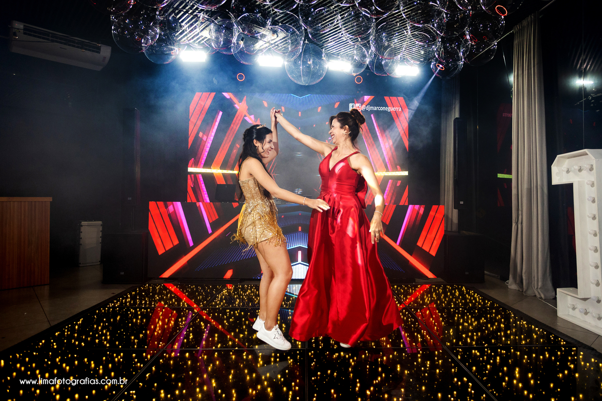 festa de 15 anos, coreografia com a máe