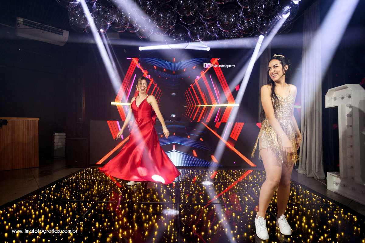 festa de 15 anos, coreografia com a máe