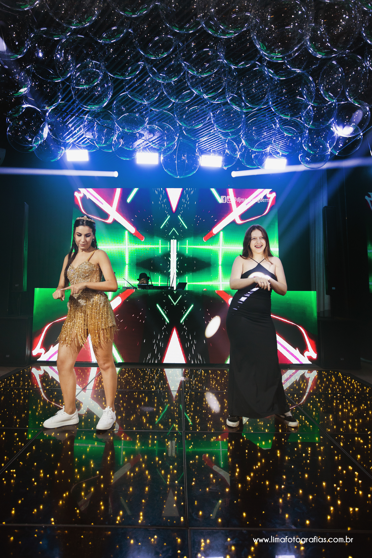 festa de 15 anos, coreografia com as amigas