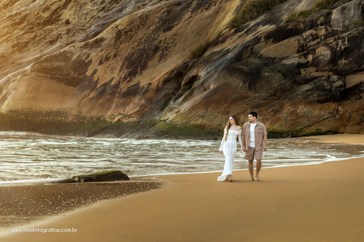 ensaio pré wedding - Nascer do sol Praia do Estaleirinho, Balneário Camboriú - SC