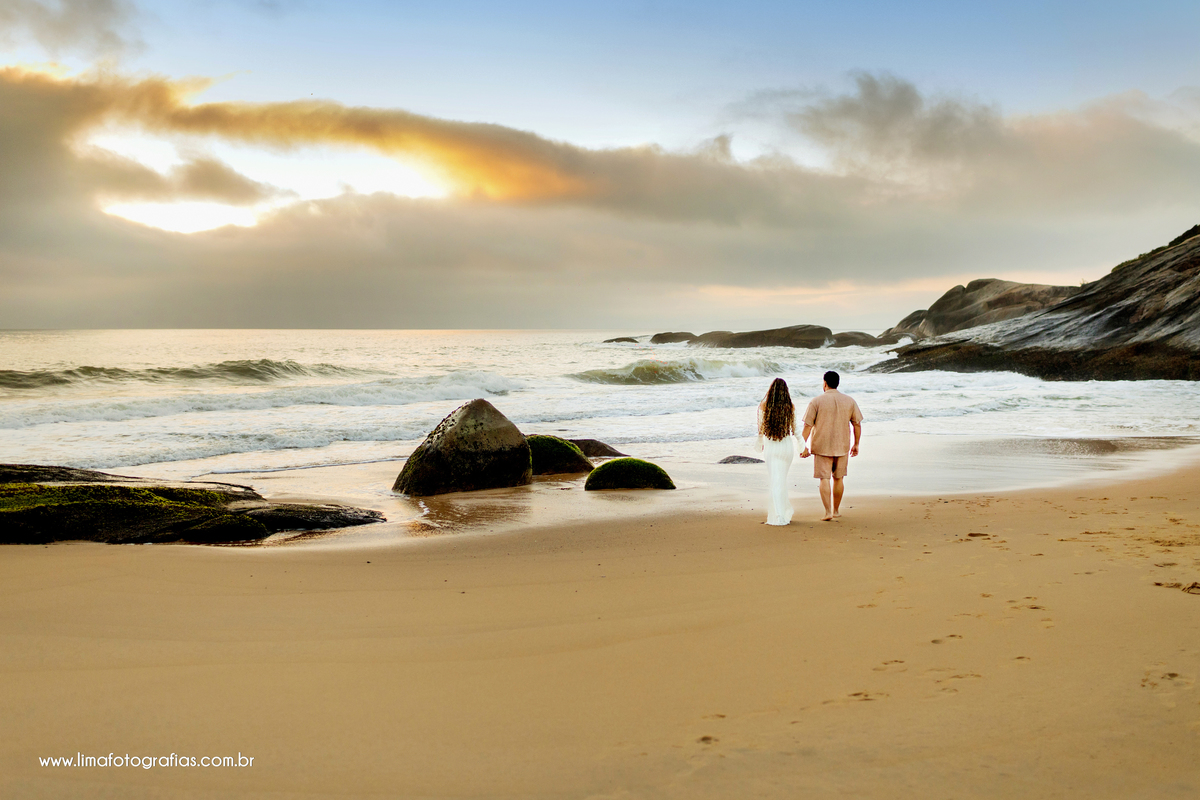 ensaio pré wedding - Nascer do sol Praia do Estaleirinho, Balneário Camboriú - SC