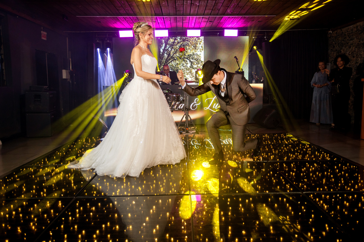 casamento indaiá Itapema, valsa dos recém casados