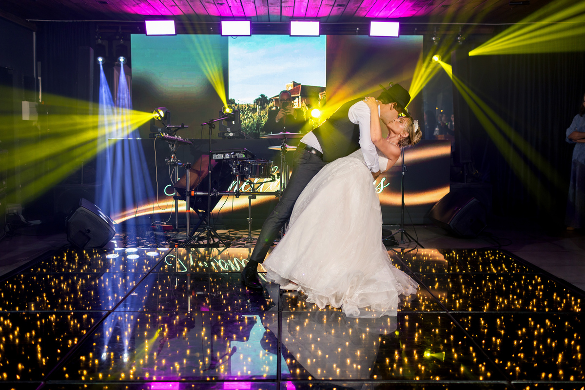 casamento indaiá Itapema, valsa dos recém casados