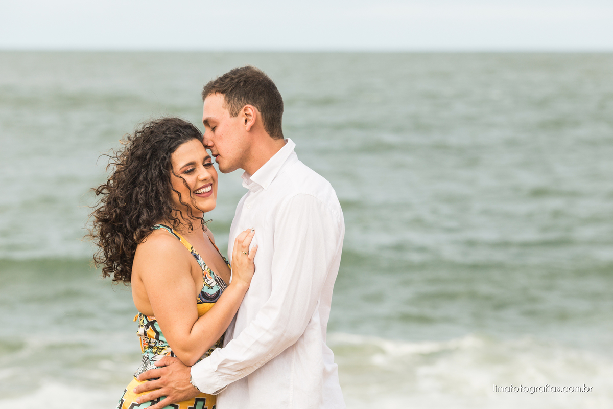 ensaio de casal na praia