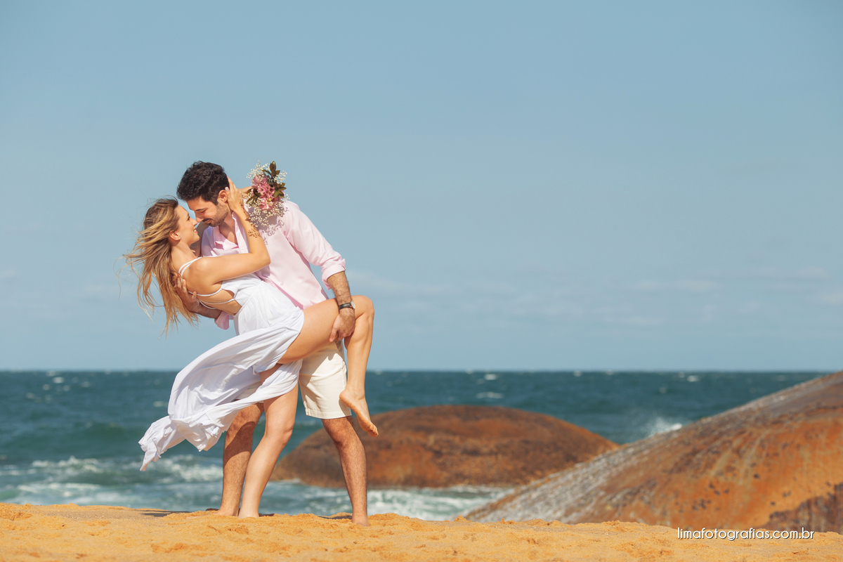 ensaio de casal na praia