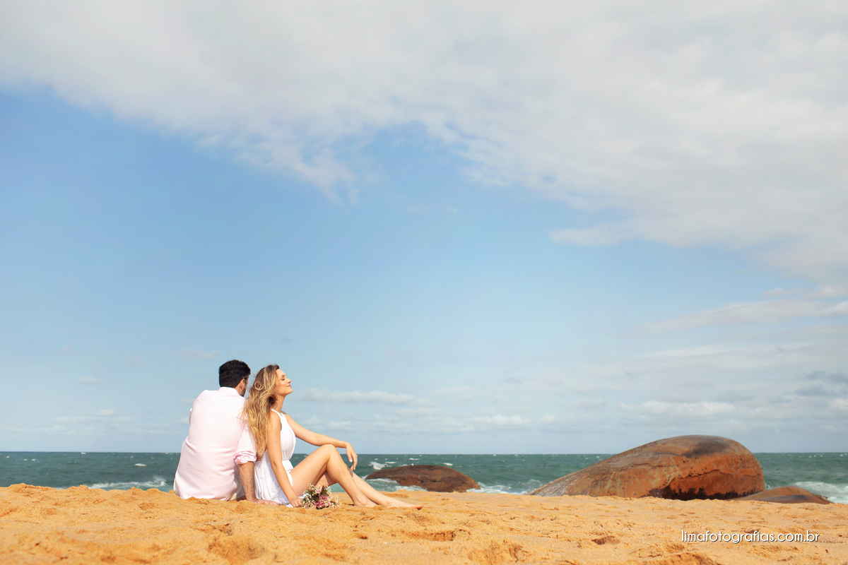 ensaio de casal na praia