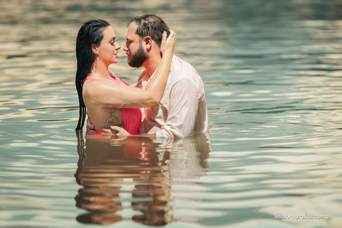 ensaio de casal na praia