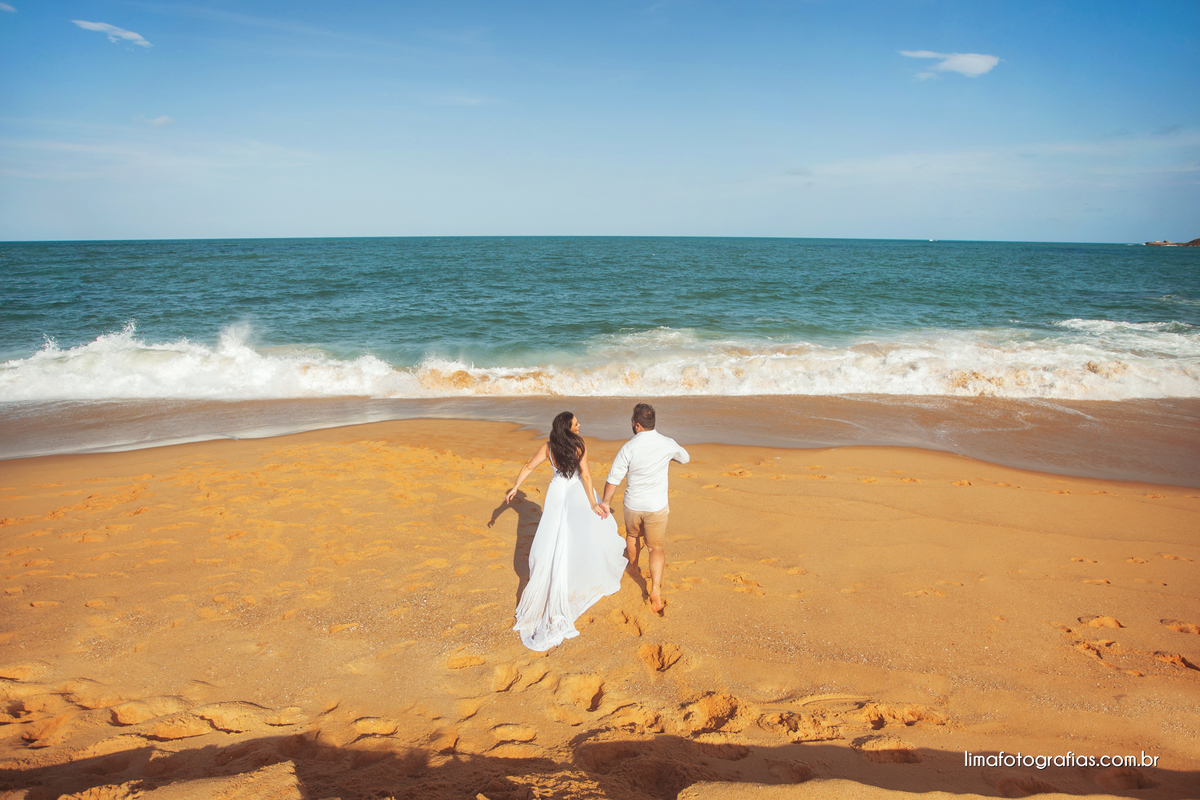 ensaio de casal na praia