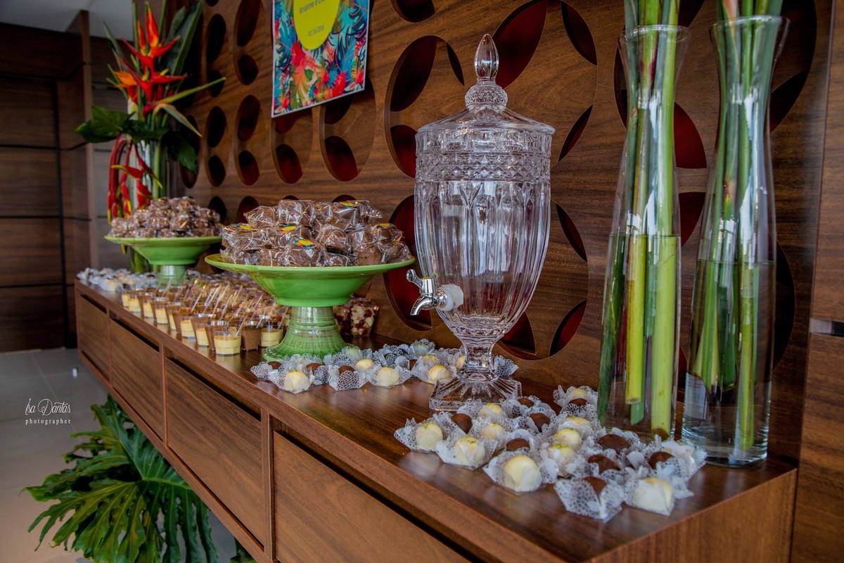 Chá Bar Ari e Evandro Mesa