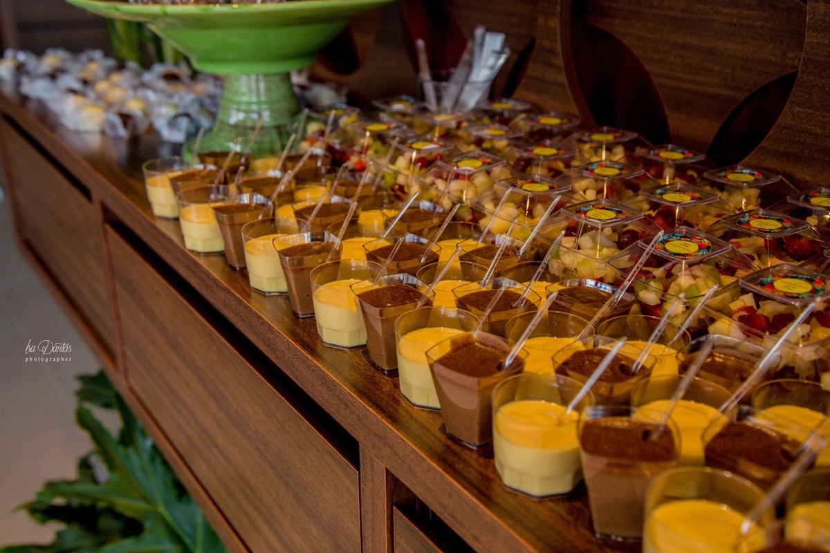 Chá Bar Ari e Evandro Doces