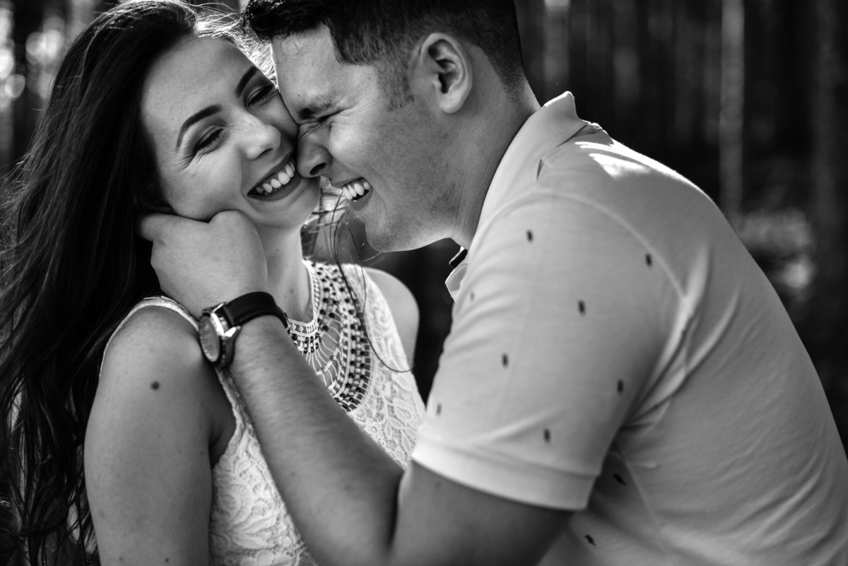 Pré-wedding/retratos/fotodecasal no campo