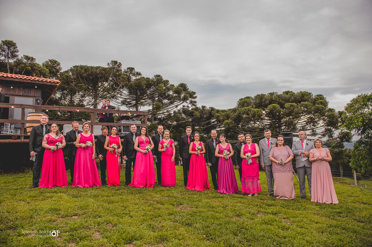 Padrinhos a espera dos noivos.