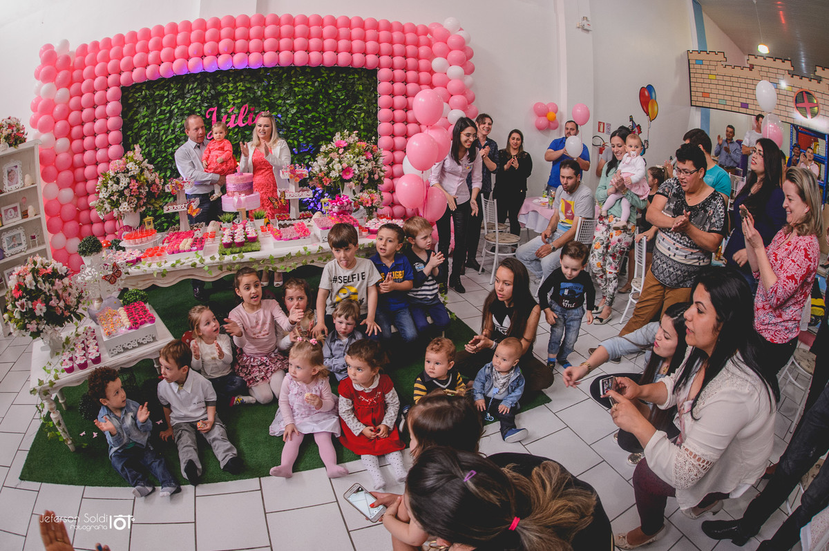 Júlia aproveitando a festa