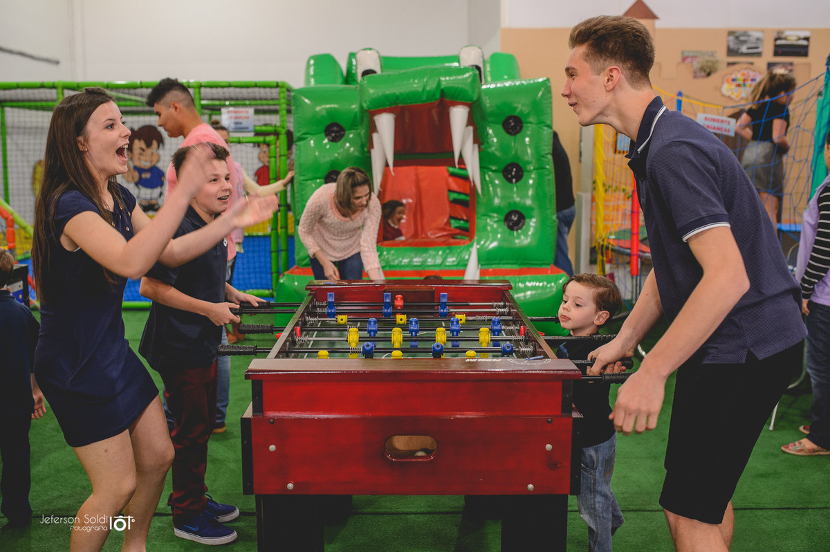 Convidados se divertindo