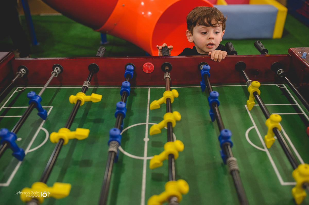 Convidados Aproveitando a festa da Júlia