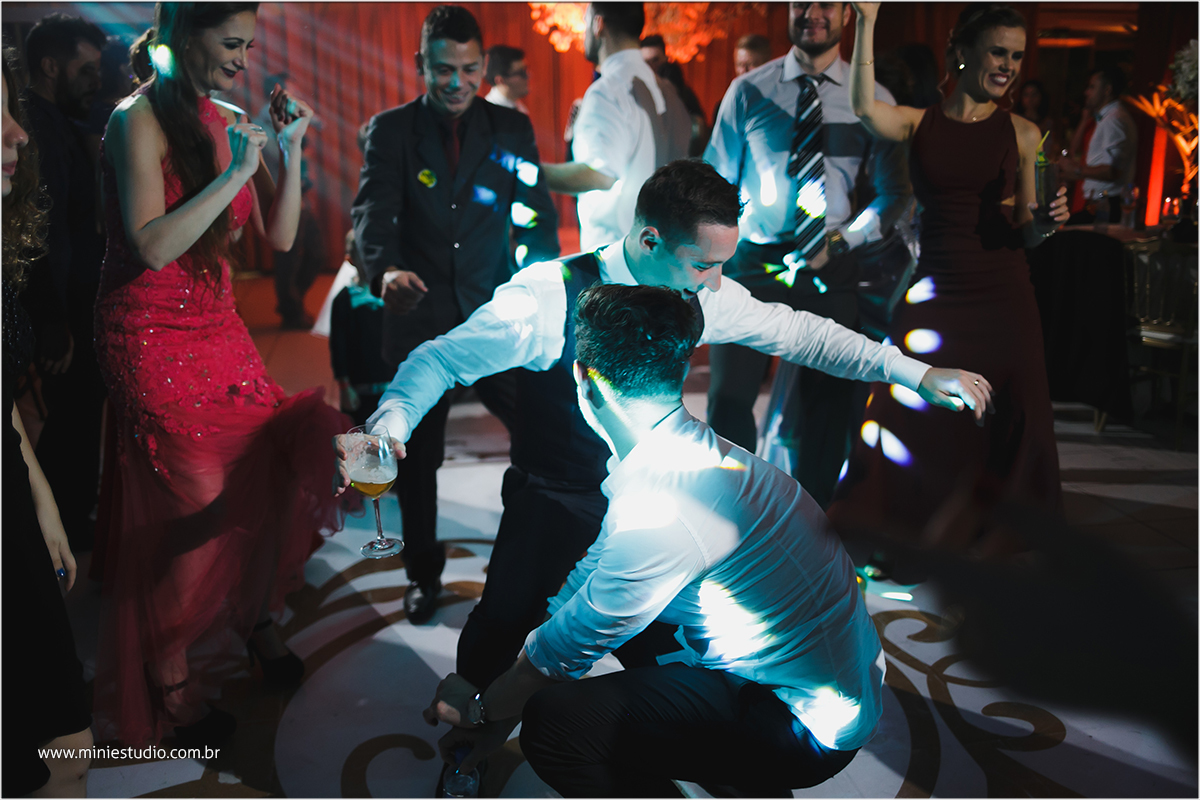 noivo na festa de casamento