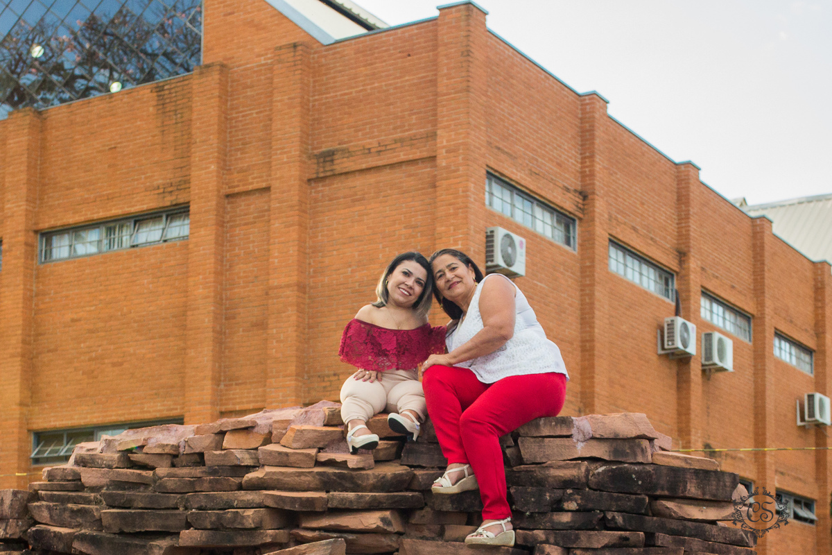 ensaio dia das mães anã e sua mãe no parque na univerdecidade uberaba 