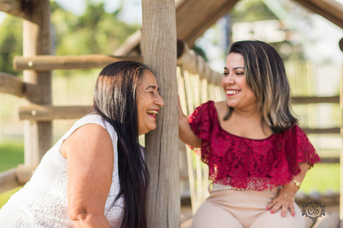 ensaio dia das mães anã e sua mãe no parque na univerdecidade uberaba sorrisos