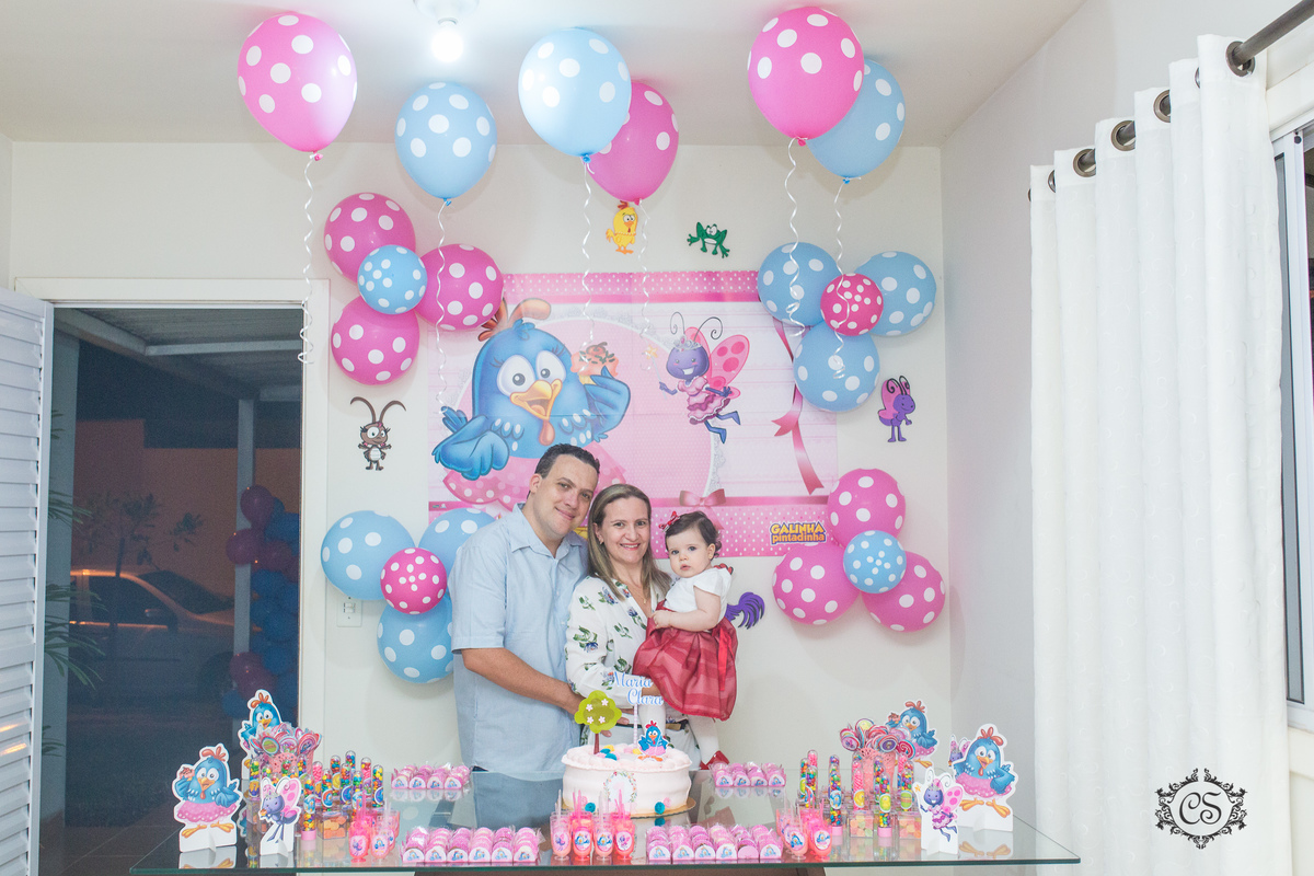 aniversário 1 ano maria clara de galinha pintadinha uberaba festa em casa festa na sala comemoração no portal beija flor
