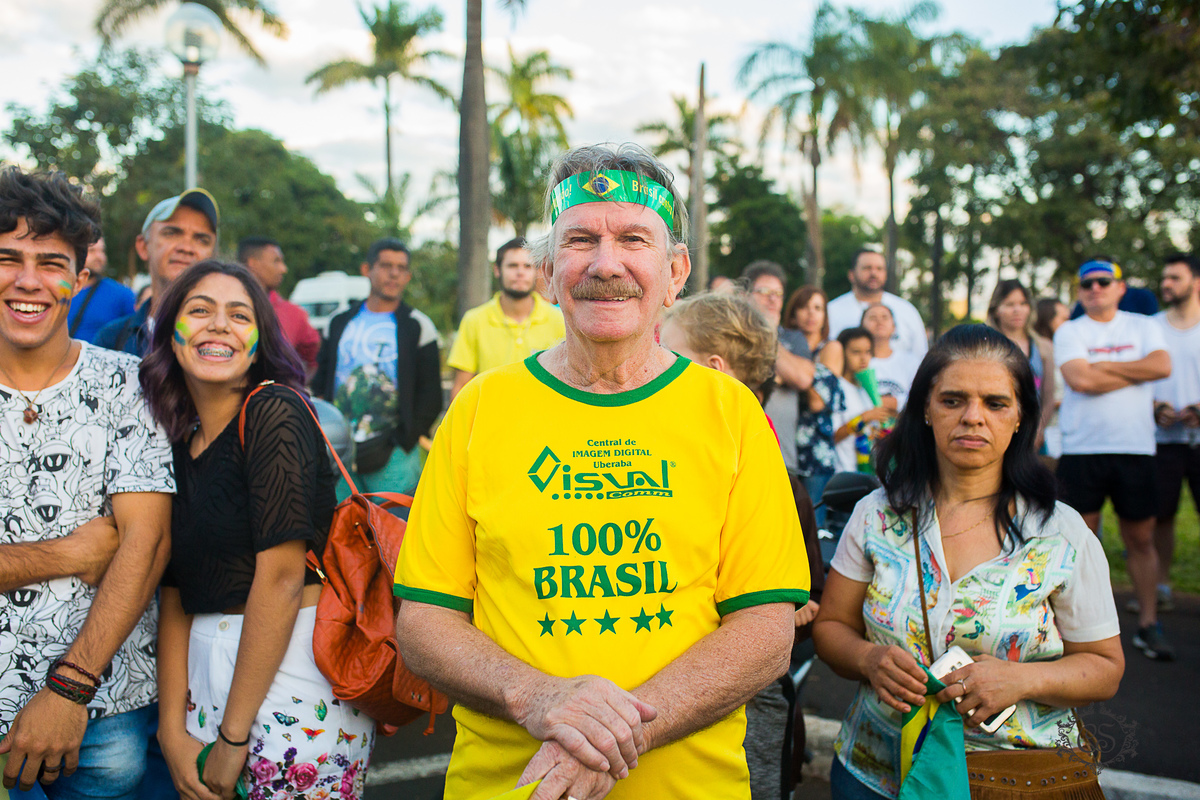 manifestação dos caminheiros 2018 posto zote uberaba MG quartel policia militar praça do quartel idosos