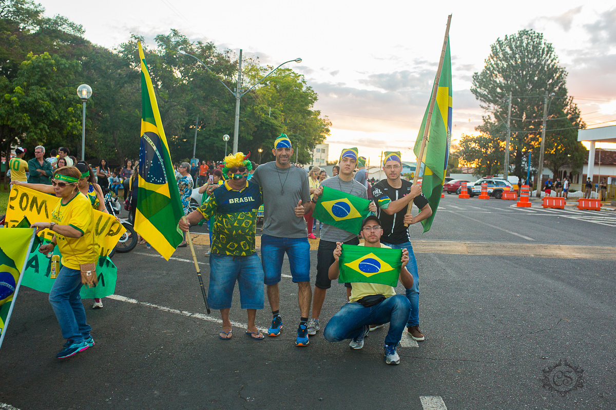 manifestação dos caminheiros 2018 posto zote uberaba MG quartel policia militar praça do quartel amigos juntos