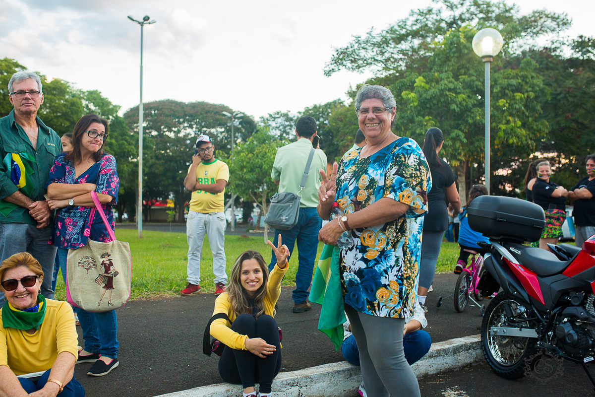 manifestação dos caminheiros 2018 posto zote uberaba MG quartel policia militar praça do quartel pacífico paz e amor