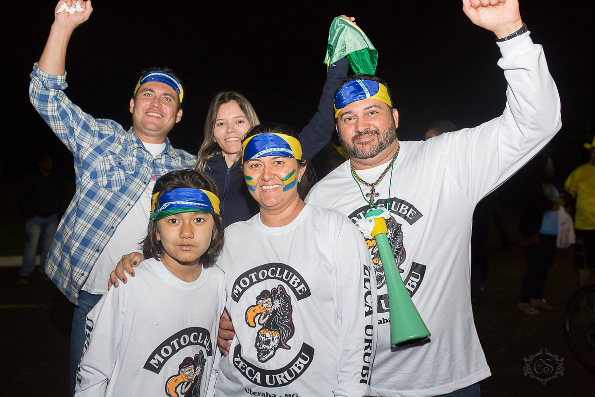 manifestação dos caminheiros 2018 posto zote uberaba MG tiro de guerra grupo de motoqueiros