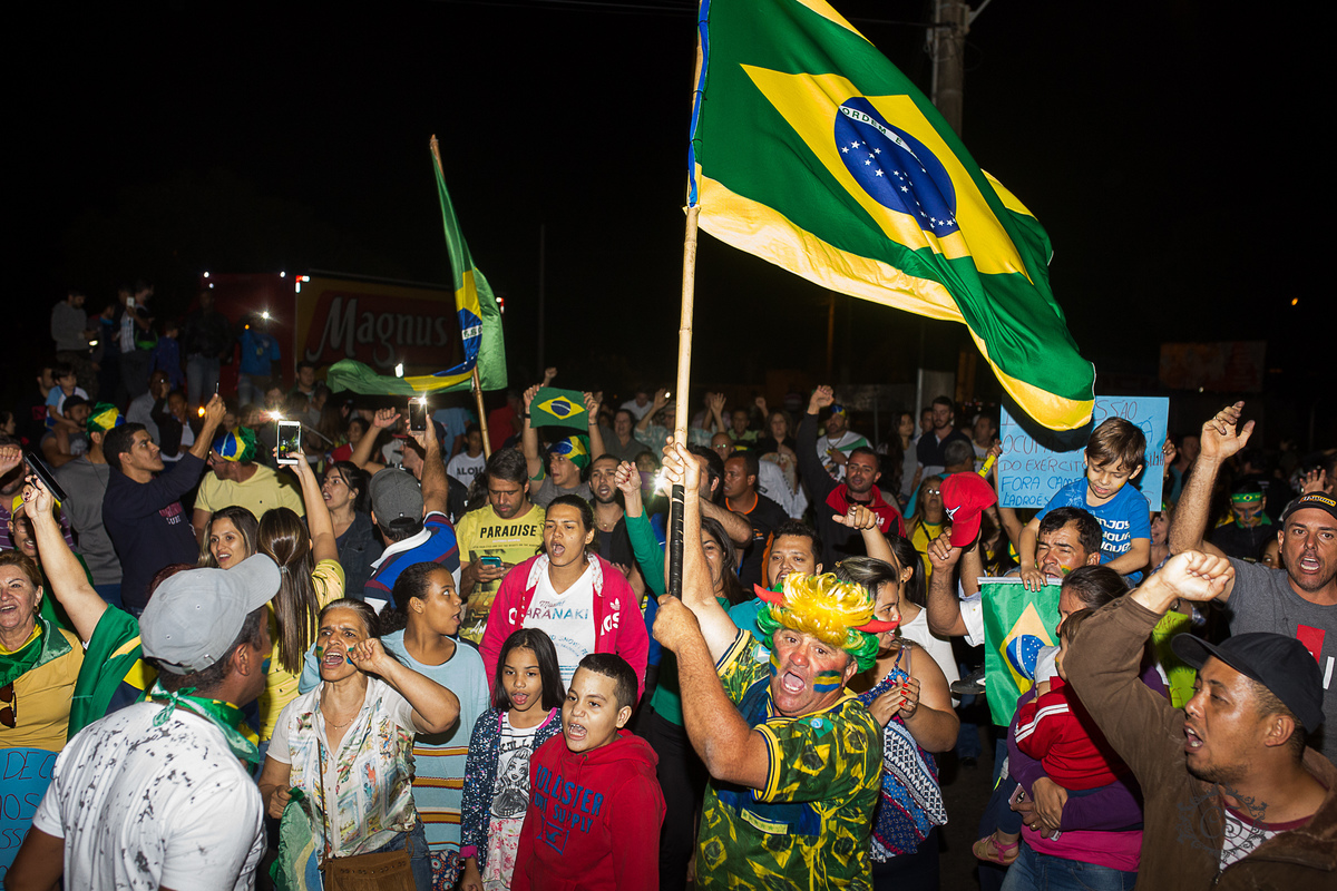 manifestação dos caminheiros 2018 posto zote uberaba MG tiro de guerra  sou brasileiro