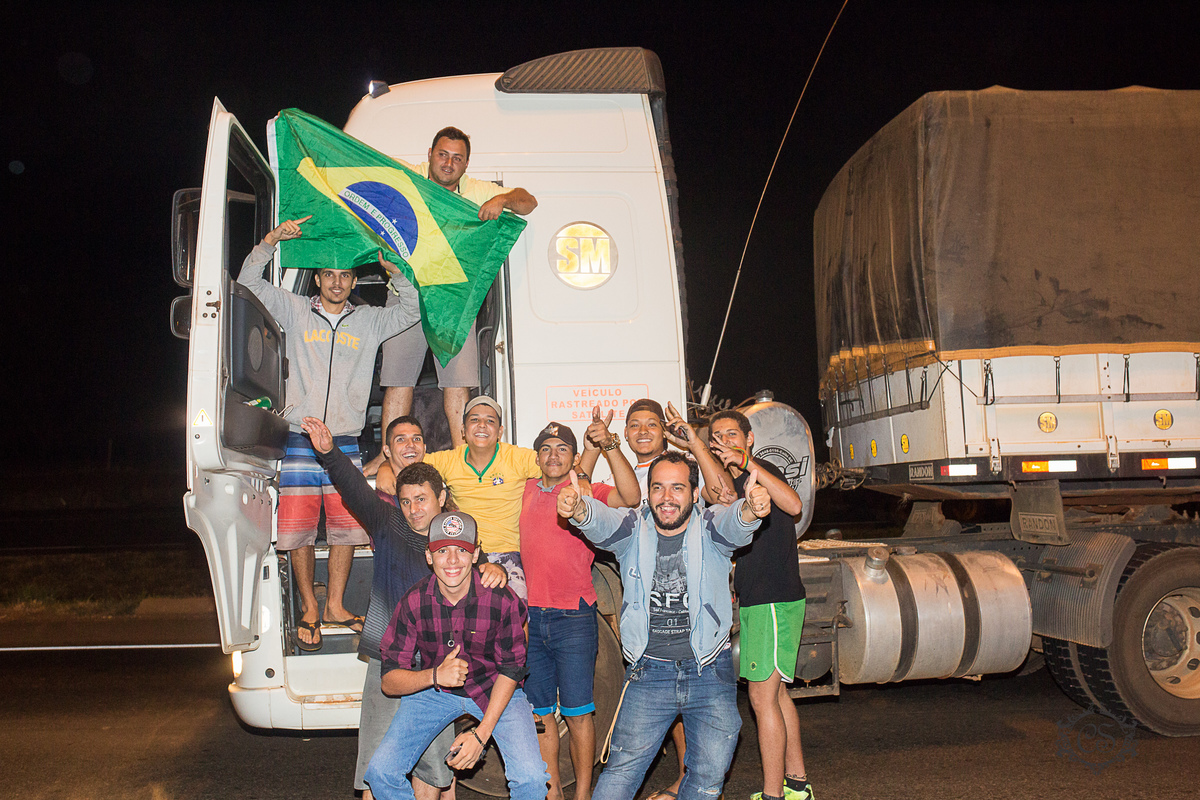 manifestação dos caminheiros 2018 posto zote uberaba MG caminhoneiros apoiando