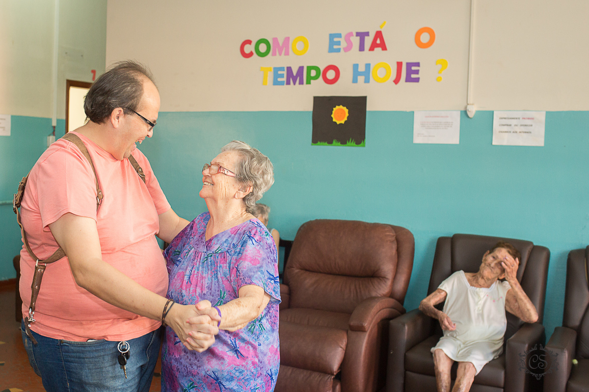 Asilo andré luiz chico xavier dia das mães 2018 dançando