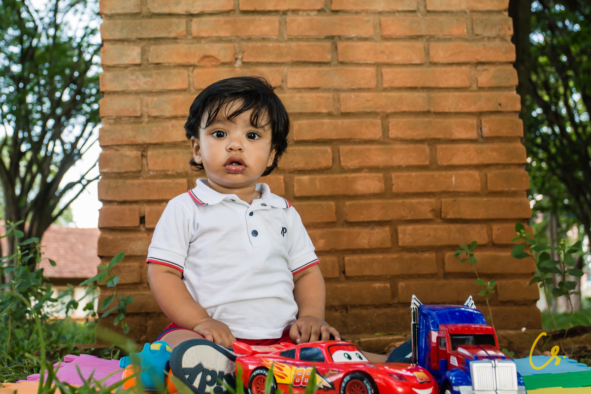 ensaio de familia no parque, epamig, mamãe e filho, mamãe de primeira viagem,  brincadeiras, fim de tarde, fazendo bichino, epamig, colinho, mamãe e filho, vovó, ternura, família, ensaio fotográfico, ensaio de familia, mulheres, uberaba