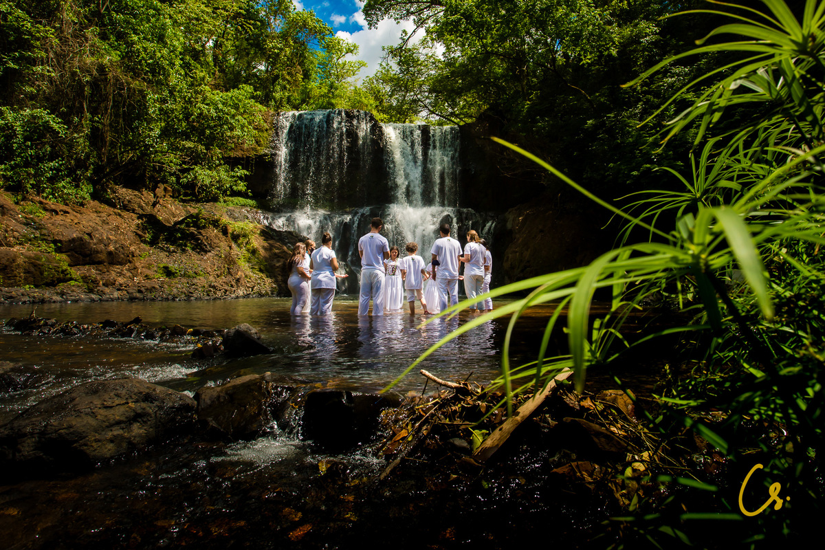 umbanda, comemoração, fé, celebração, incorporação, espiritismo, centro espírita, centro de Umbanda, cura, tratamento, uberaba, umbanda uberaba