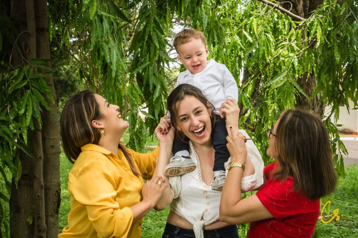 ensaio família, família, criança, diversão, alegria, brincadeiras, felicidade, uberaba, minas gerais, 1 ano, aniversário, 