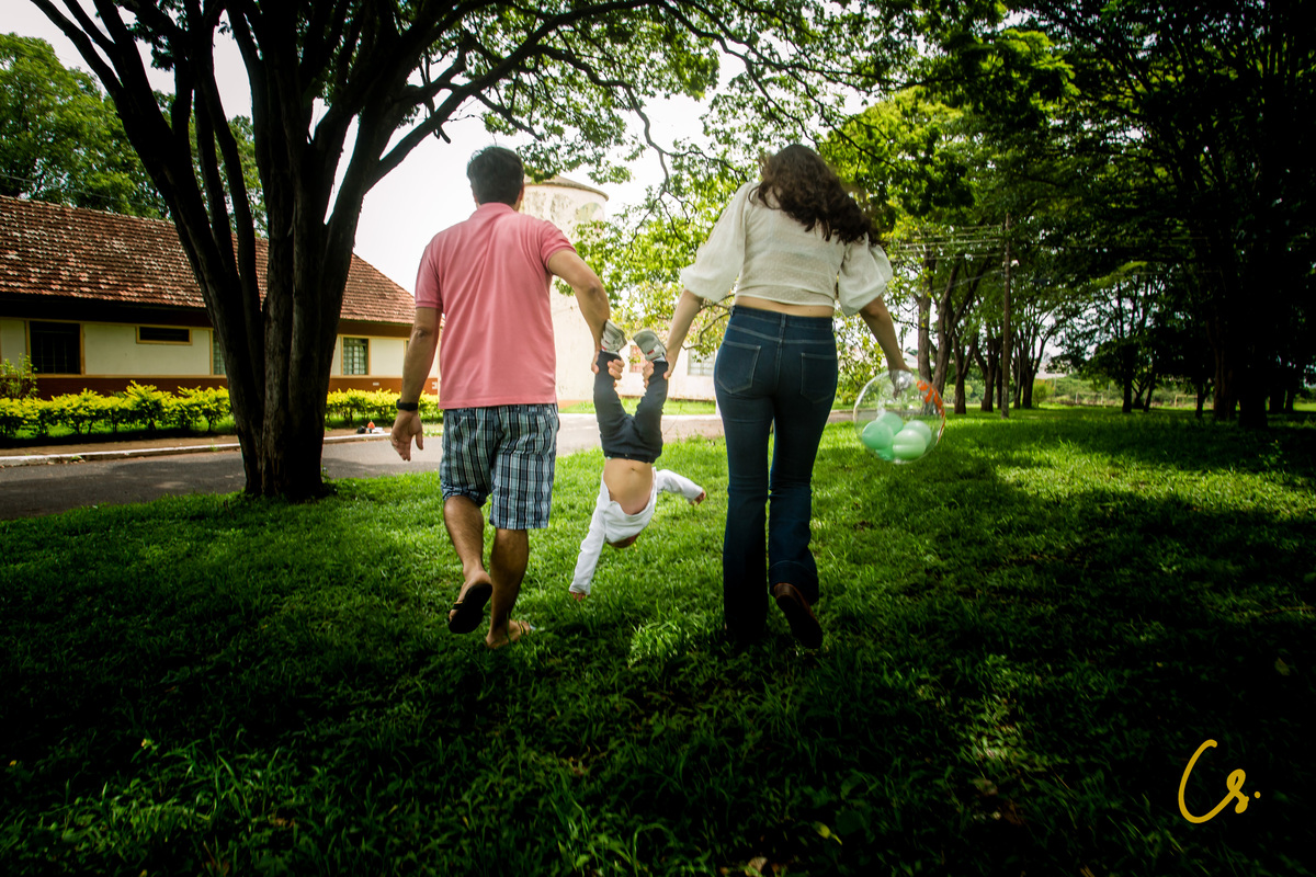 ensaio família, família, criança, diversão, alegria, brincadeiras, felicidade, uberaba, minas gerais, 1 ano, aniversário, 