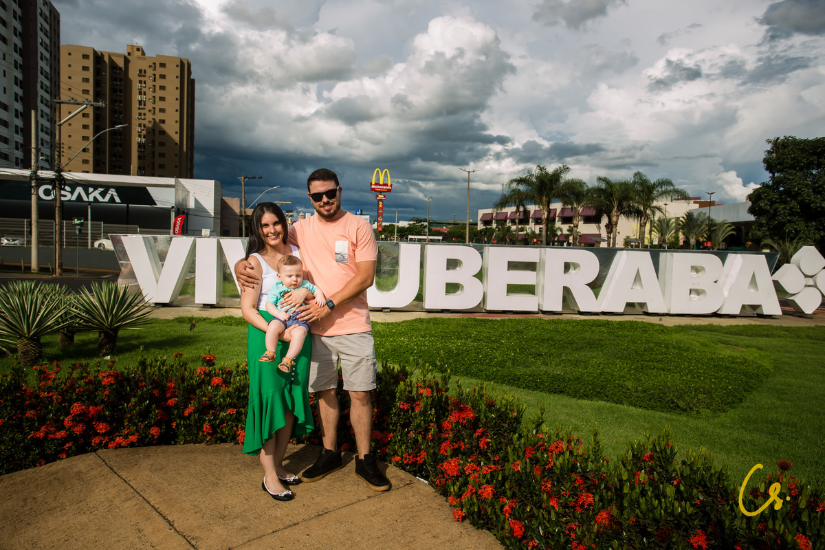 ensaio de família, família, shopping, shopping Uberaba
uberaba, minas gerais, passio, família incrfivel
praça, fusca, flores, jardim, chuva, clima, abraços, 