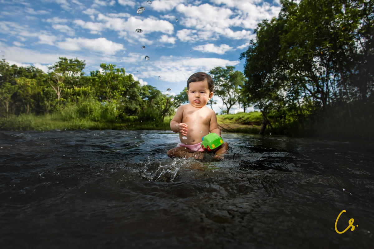 Ensaio fotográfico, ensaio infantil, smash, uberaba, ensaio de família, 1 ano, aniversário de 1 ano, cachoeira, aventura, água, ensaio na água, uberaba, diversão, 