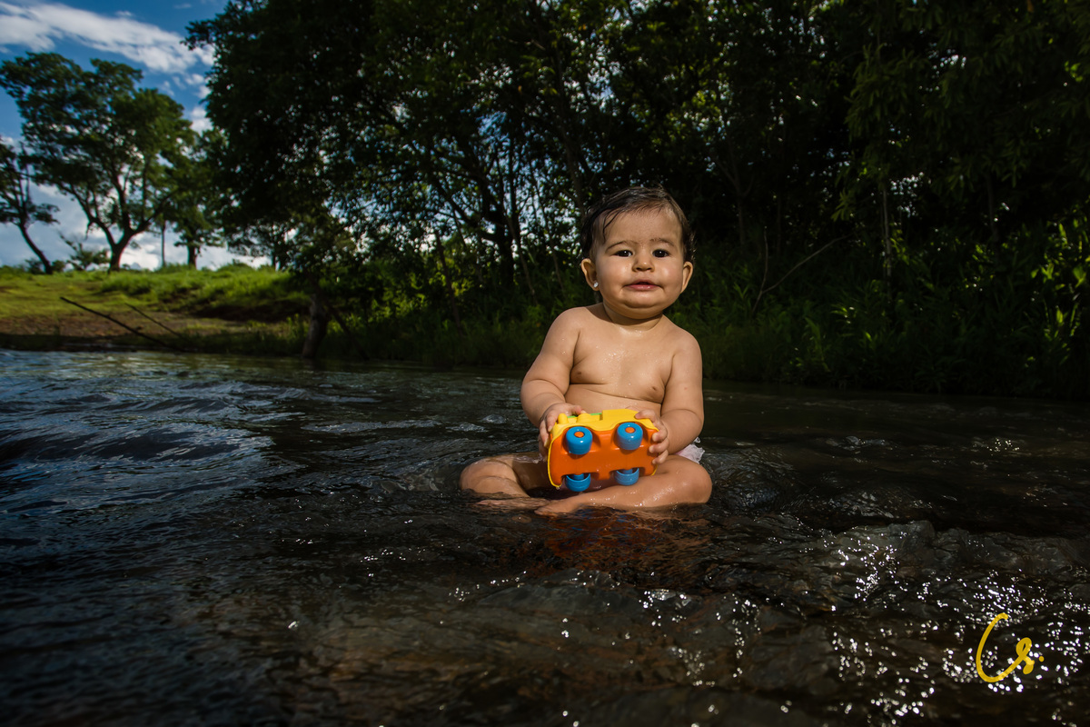 Ensaio fotográfico, ensaio infantil, smash, uberaba, ensaio de família, 1 ano, aniversário de 1 ano, cachoeira, aventura, água, ensaio na água, uberaba, diversão, 