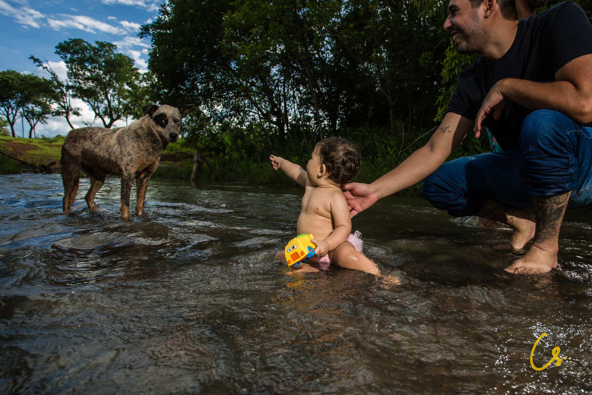 Ensaio fotográfico, ensaio infantil, smash, uberaba, ensaio de família, 1 ano, aniversário de 1 ano, cachoeira, aventura, água, ensaio na água, uberaba, diversão,  cachorro