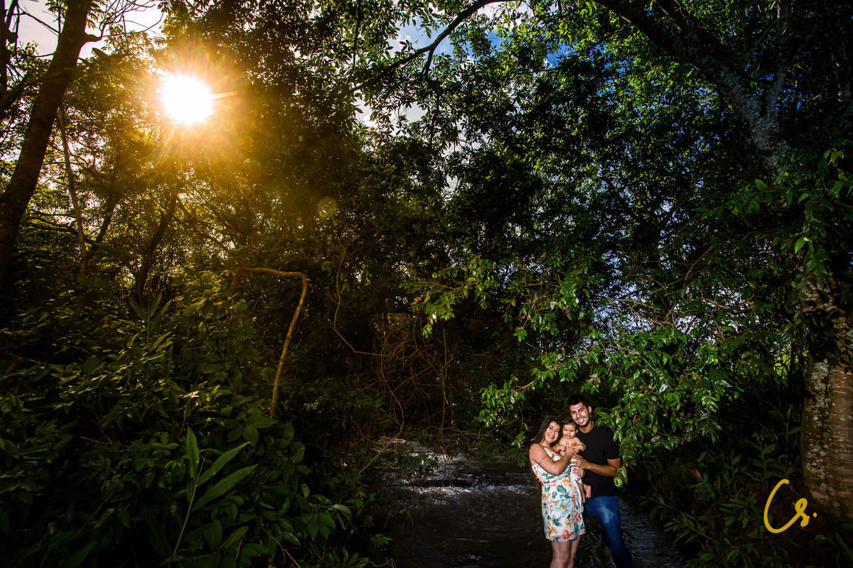 Ensaio fotográfico, ensaio infantil, smash, uberaba, ensaio de família, 1 ano, aniversário de 1 ano, cachoeira, aventura, água, ensaio na água, uberaba, diversão, 