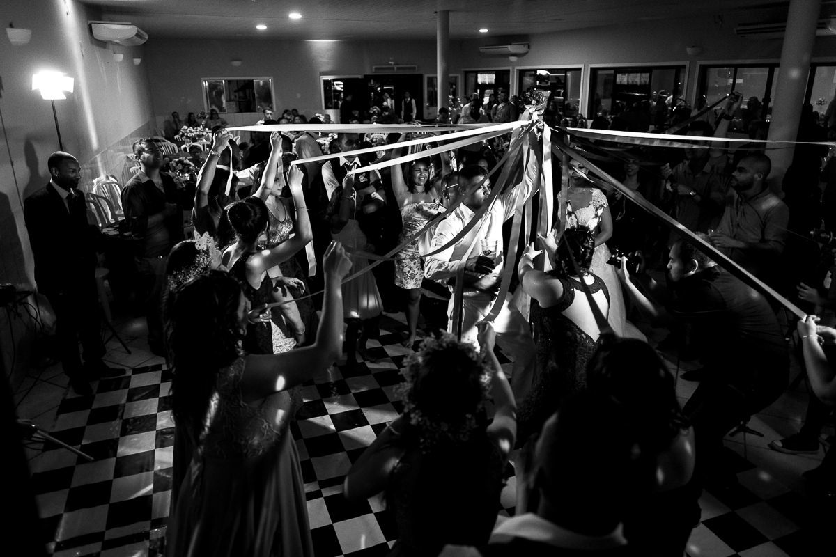 buquê da noiva em casamento por Alice Casaes fotógrafa de Guarujá