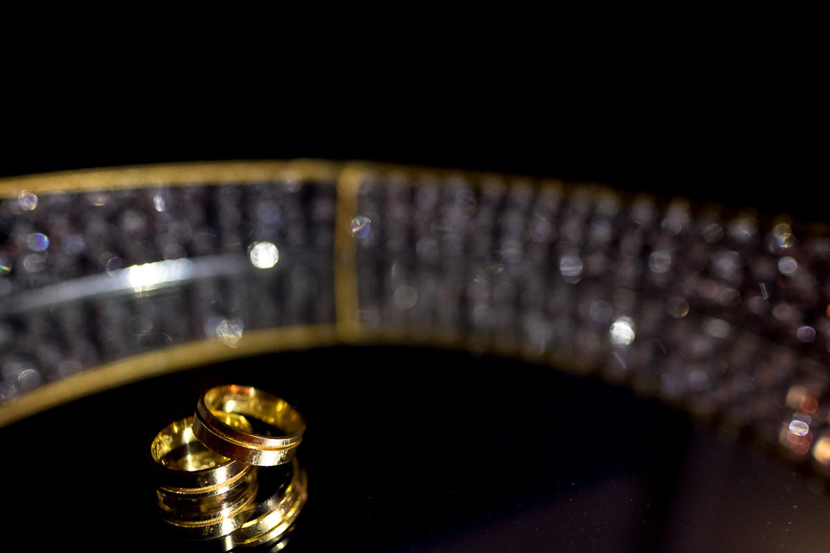 alianças em em casamento por Alice Casaes fotógrafa de Guarujá