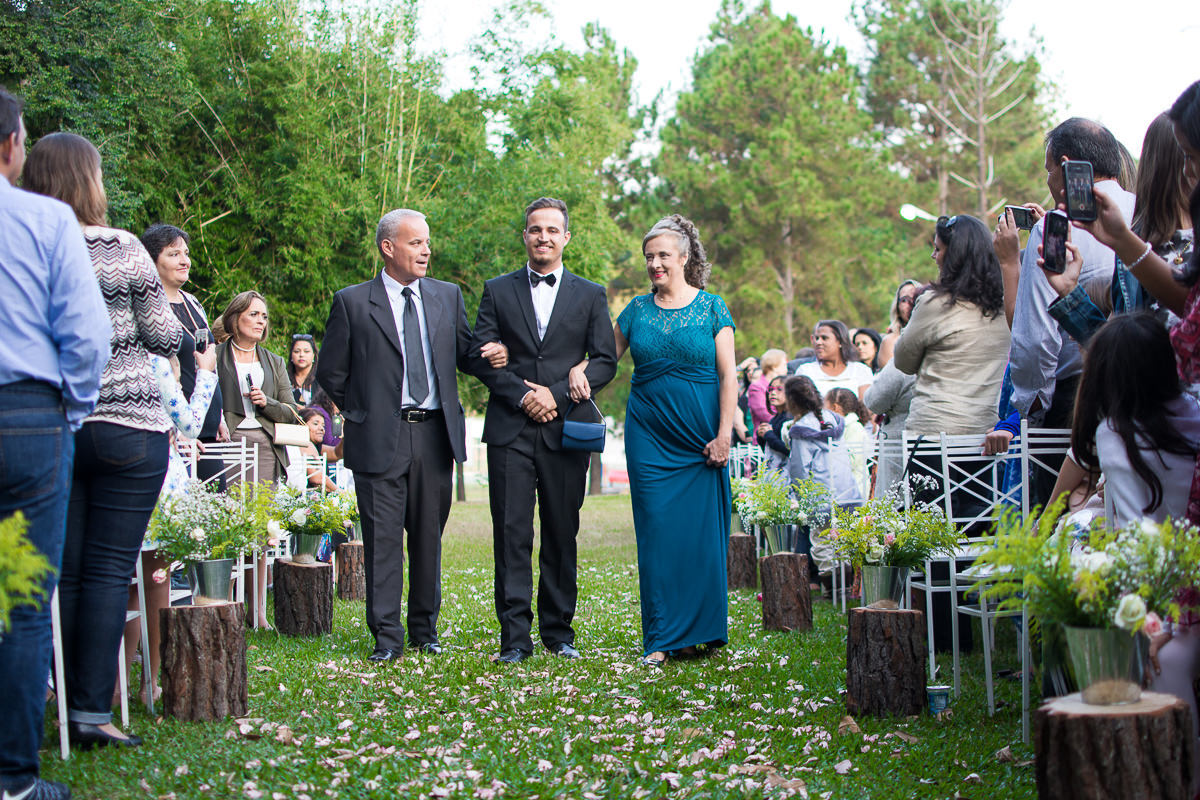 entrada do noivo casamento em São José dos Campos por Alice Casaes
