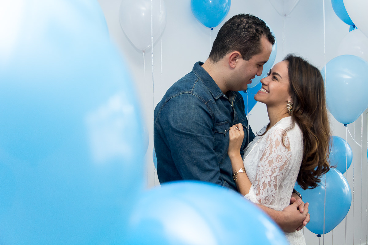 noivos entre os balões em são paulo alice casaes fotografia