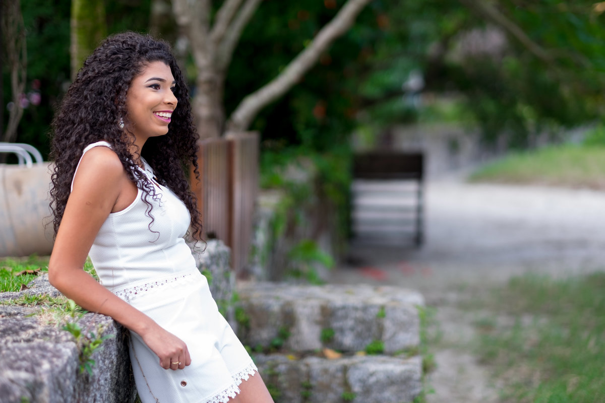 Ensaio debutante Ana Flávia olhar Praia das Conchas Guarujá Alice Casaes Fotografia